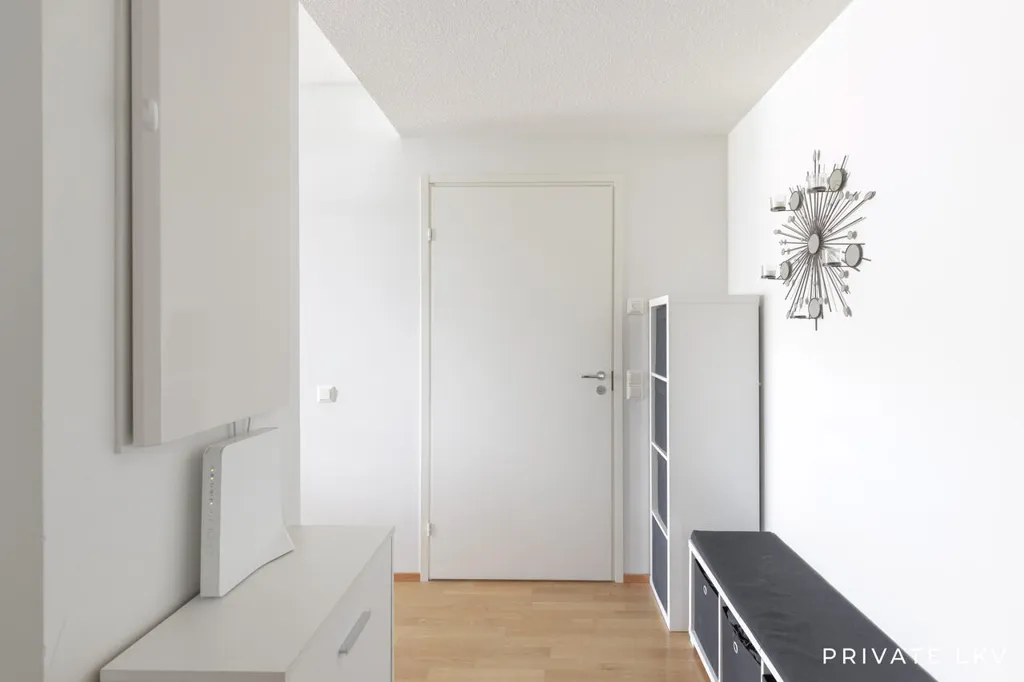 Entrée - 3-Bedroom Apartment with Balcony in Espoo Tuomarila