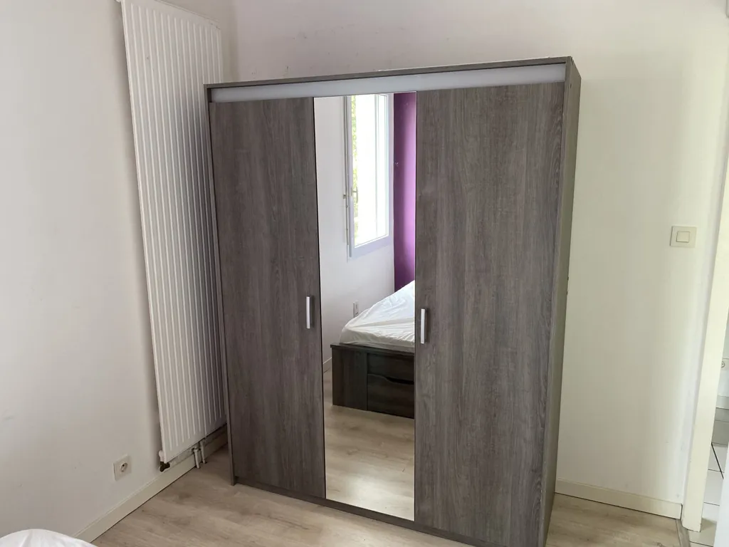 Chambres - Appartement avec Balcon dans Résidence Sécurisée à Pouzauges