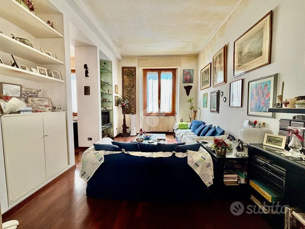 Elutuba - Spacious Apartment with Balcony in Florence