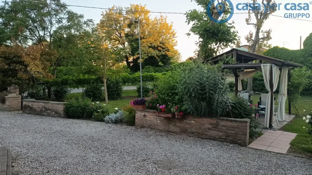 Jardin - Rustic Villa with Garden in Lusia