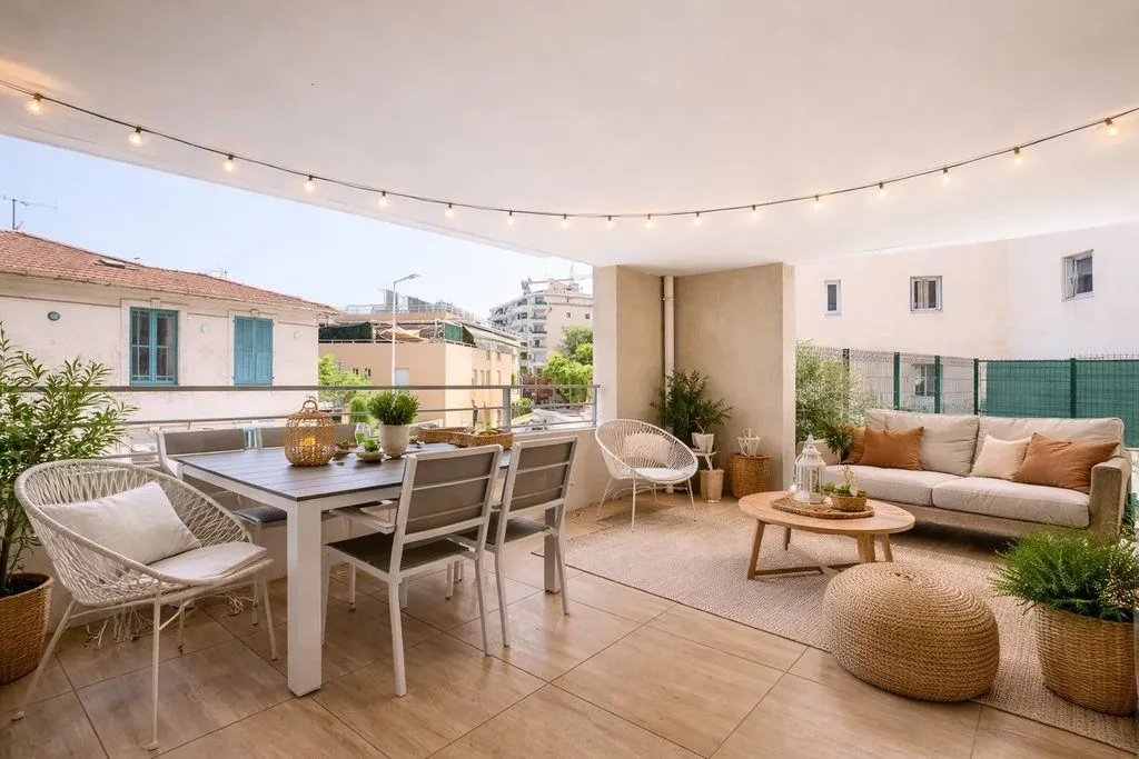 Terrasse - Appartement Luxe avec Vue Mer à Beausoleil