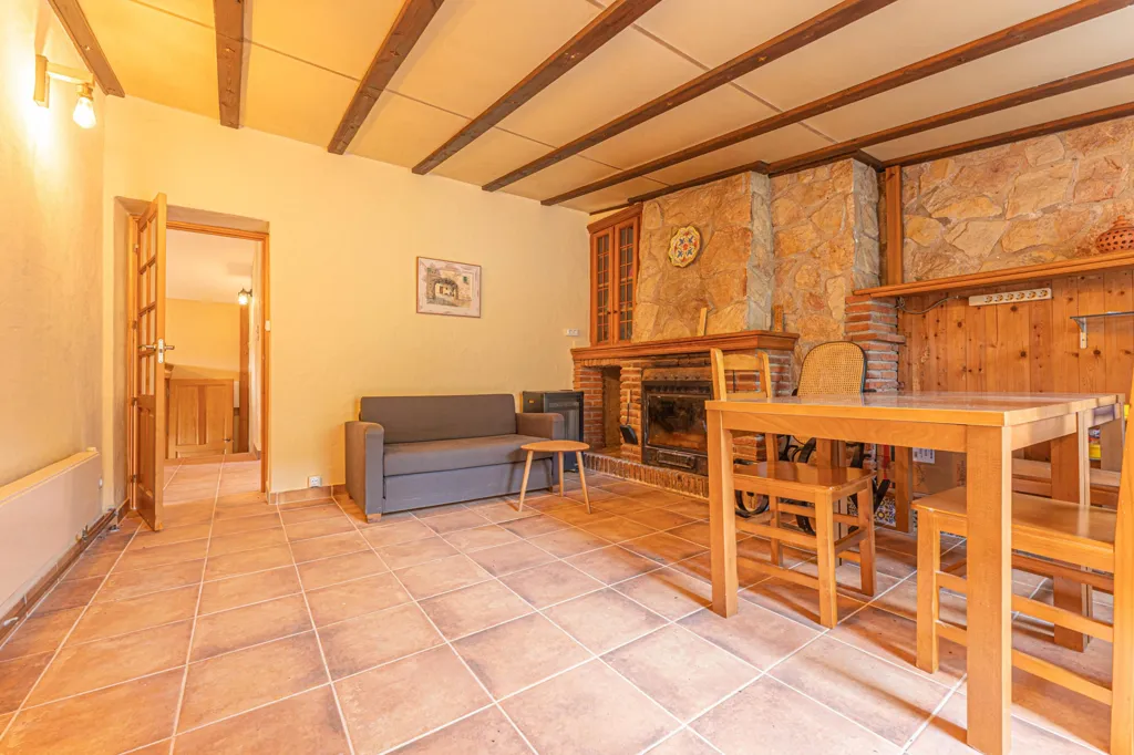 Salle à manger - Rustic Masia with Pool in Cabanelles