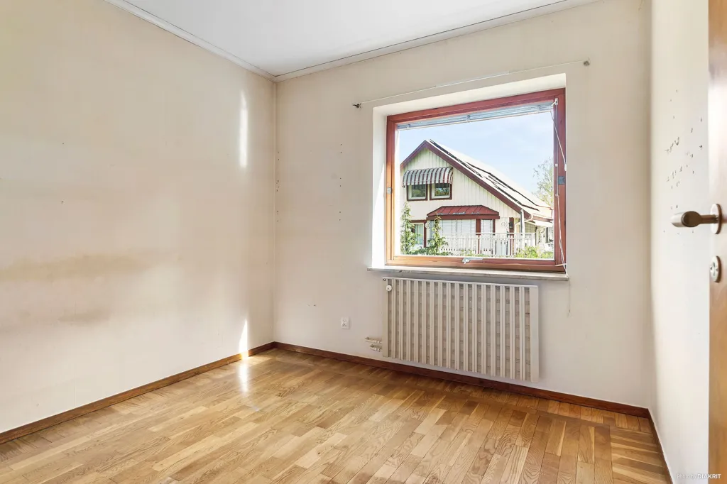 Rooms - Villa with Garden in Trollbäcken, Stockholm