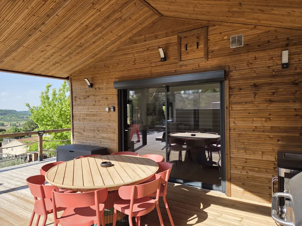Terrasse - Villa Rénovée avec Piscine sur les Hauteurs de Penne d'Agenais