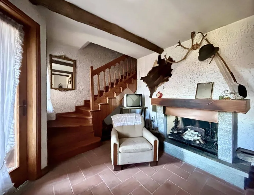 Living Room - Semi-detached House with Panoramic View in Condove