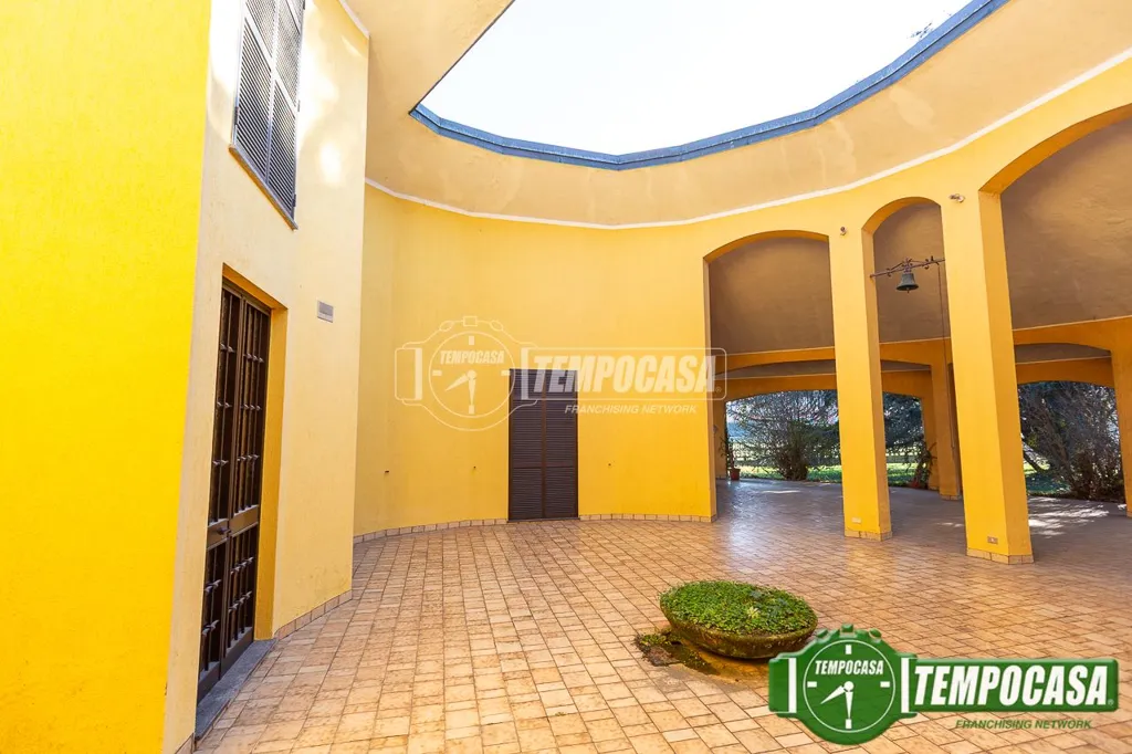 Aed - Villa with Pool in Monte Cremasco