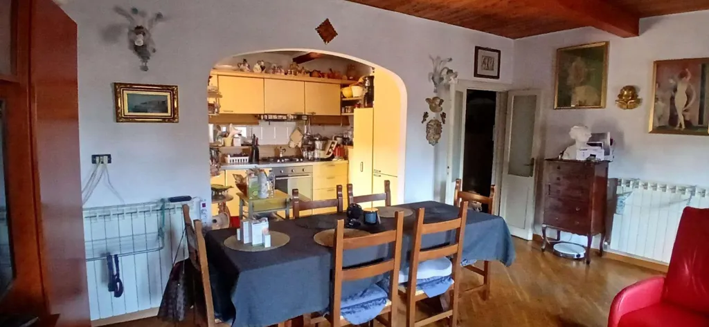 Rustic Trilocale with Balcony in Todi