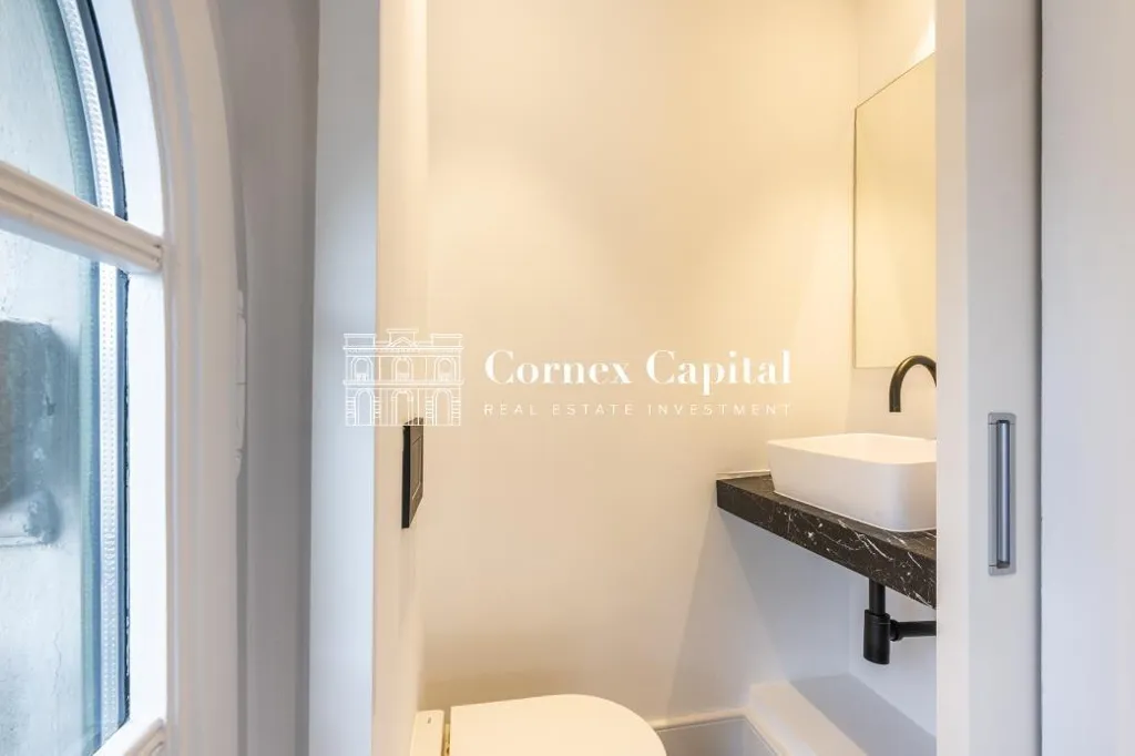 Bathrooms - Penthouse-Duplex with Terrace in Eixample, Barcelona