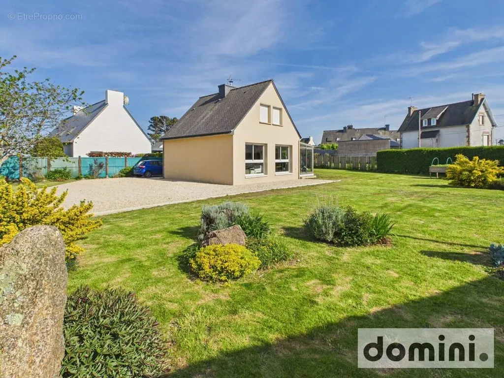 Aed - House with Garden near Perros-Guirec Coast