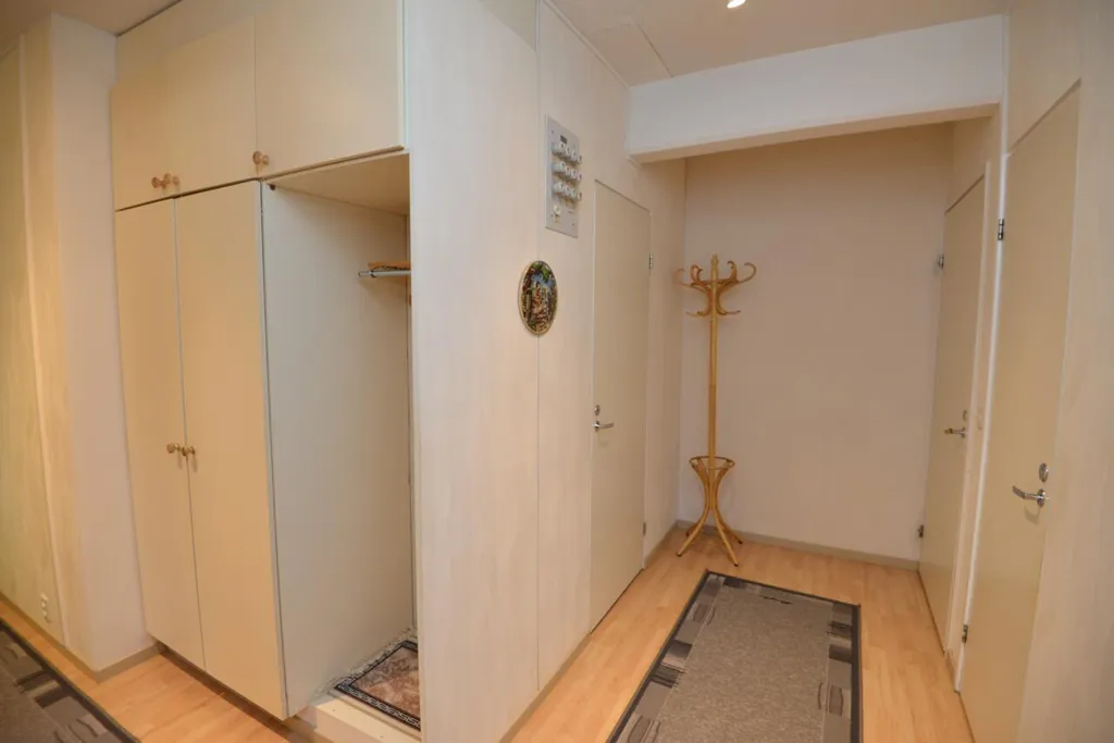 hallway_entrance