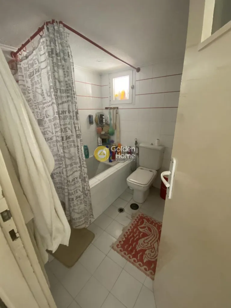 Bathrooms - Apartment with Panoramic View in Neos Kosmos Centre