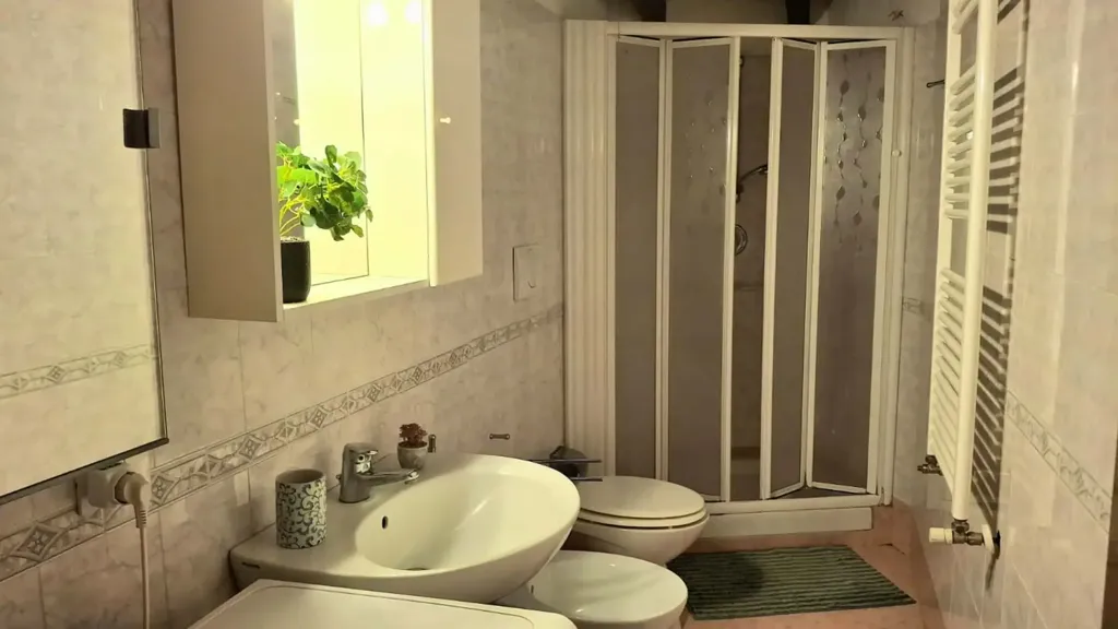 Salles de bain - One-Bedroom Apartment with Metro Access in Milan