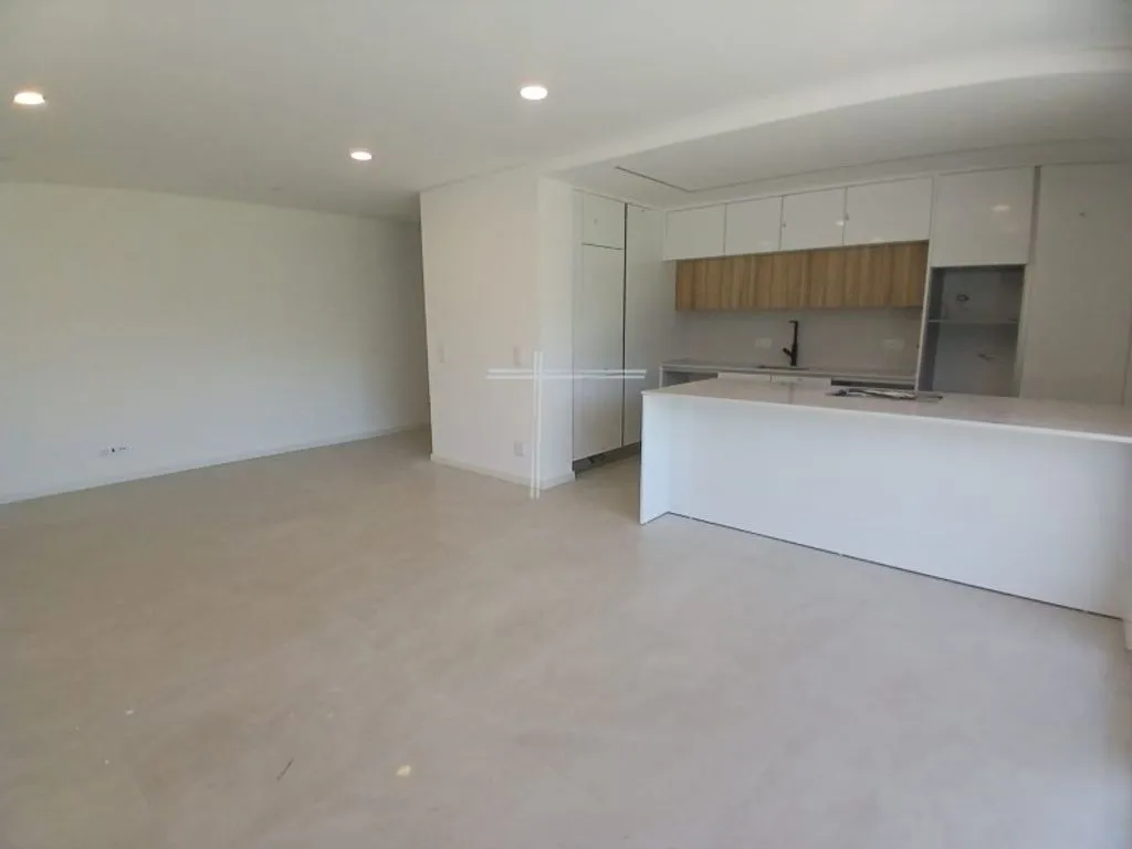 Cuisine - Luxury 2-Bed Flat with Balcony in Charneca de Caparica