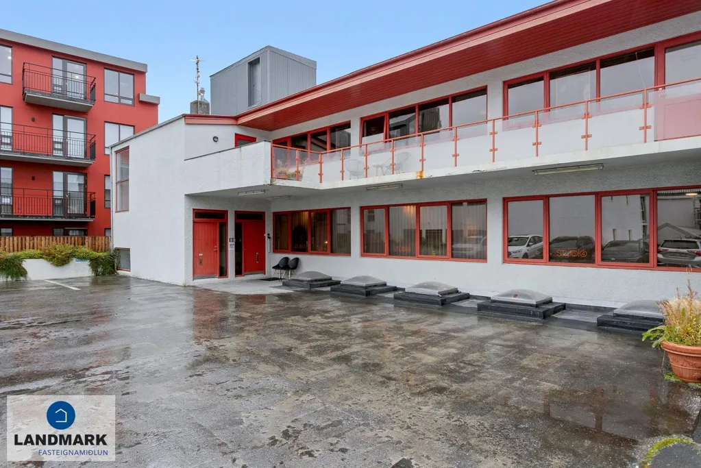 Giardino - Renovated Retro Office Space in Reykjavik