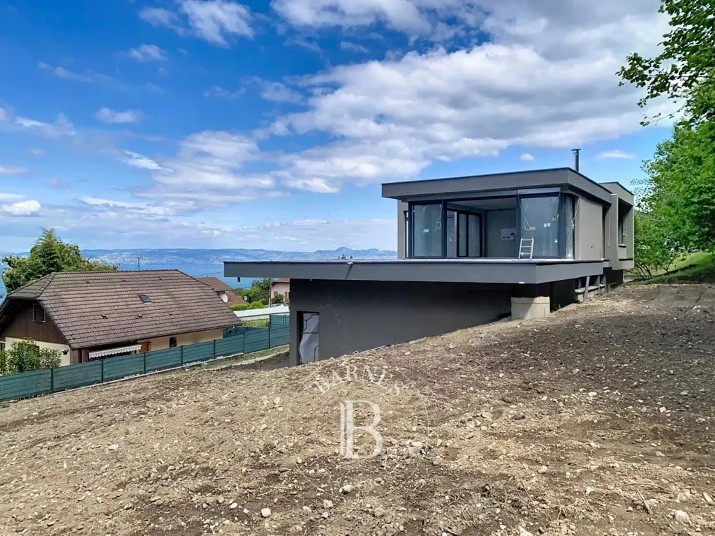 Välivaade - Contemporary Villa with Lake View in Publier
