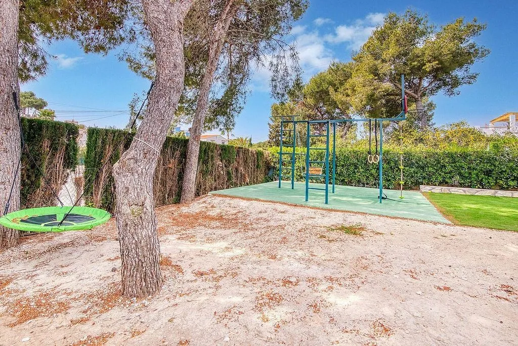 Garden - Chalet with Sea View and Pool in Cap Martí