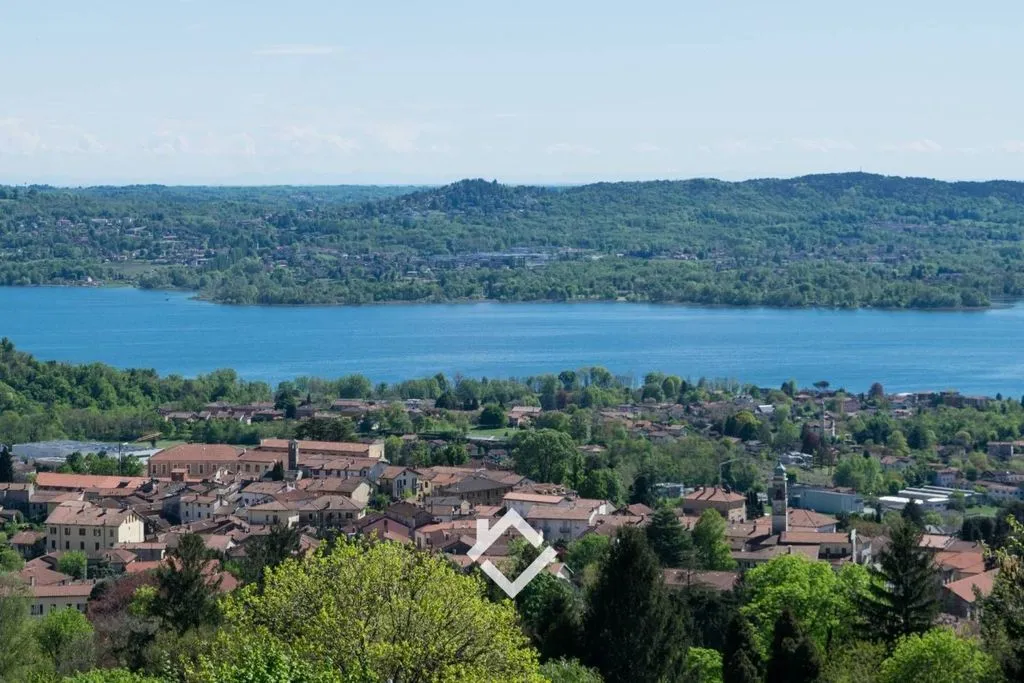 New Villa with Lake View in Comerio, Lombardy