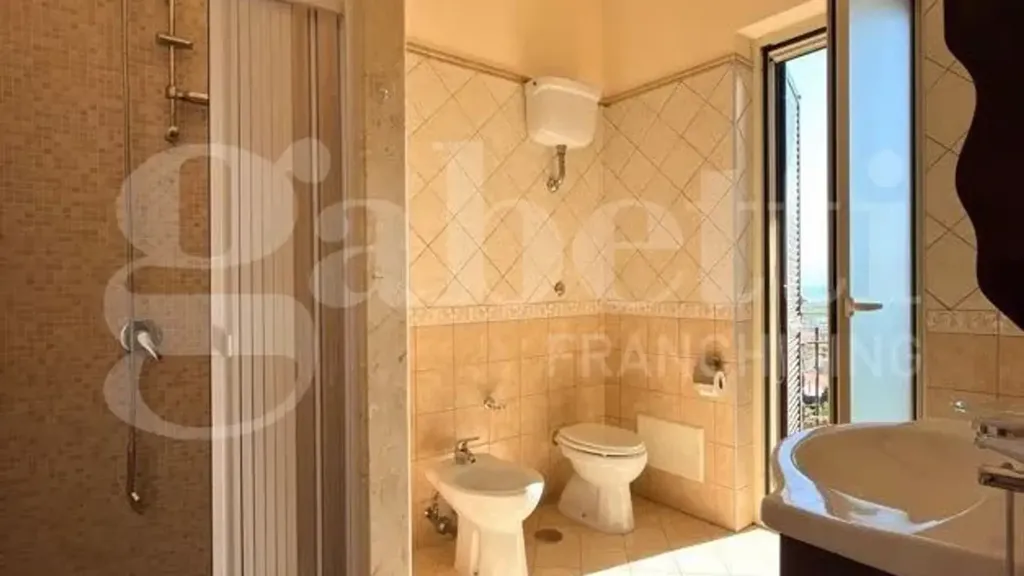 Salles de bain - Panoramic Apartment with Terraces in Bacoli