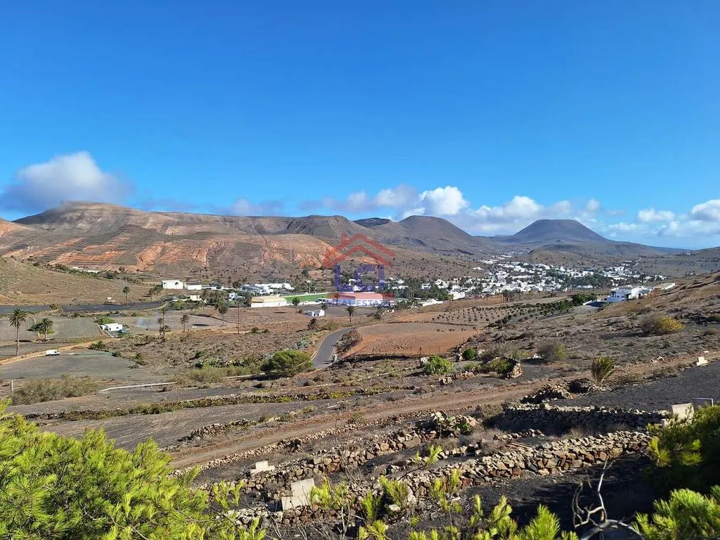 Rustic Land with Pool in Haría, Canary Islands