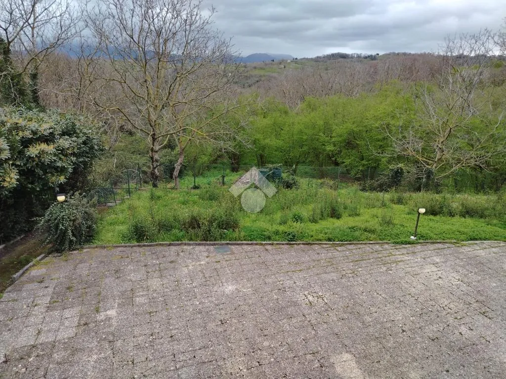 Aed - Villa with Garden in Altavilla Irpina
