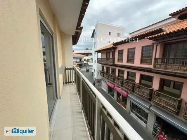 Rõdu - Modern Apartment with Balcony in Martínez District