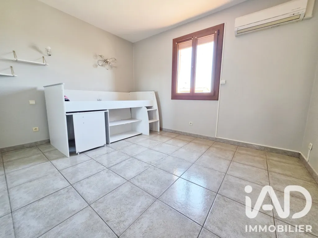 Magamistoad - Villa with Solar Panels in Cabestany