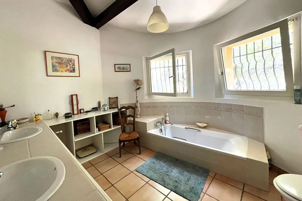 Vannitoad - Architect's House with Pool in Ventabren