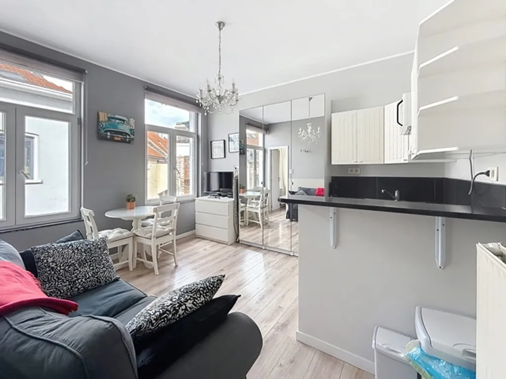 Cucina - Furnished Apartment with South-Facing Terrace in Brussels