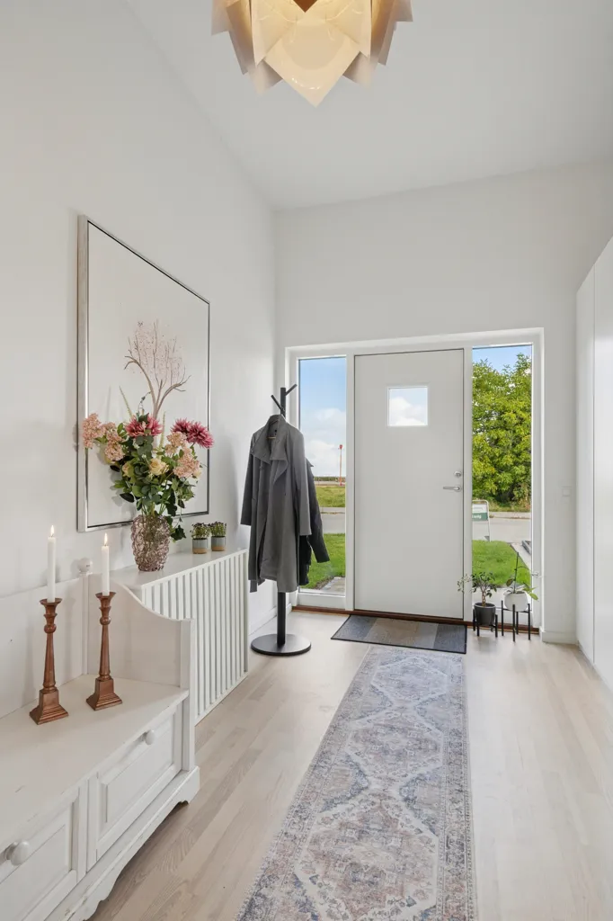 Entrée - Modernised Villa with Garden near Køge