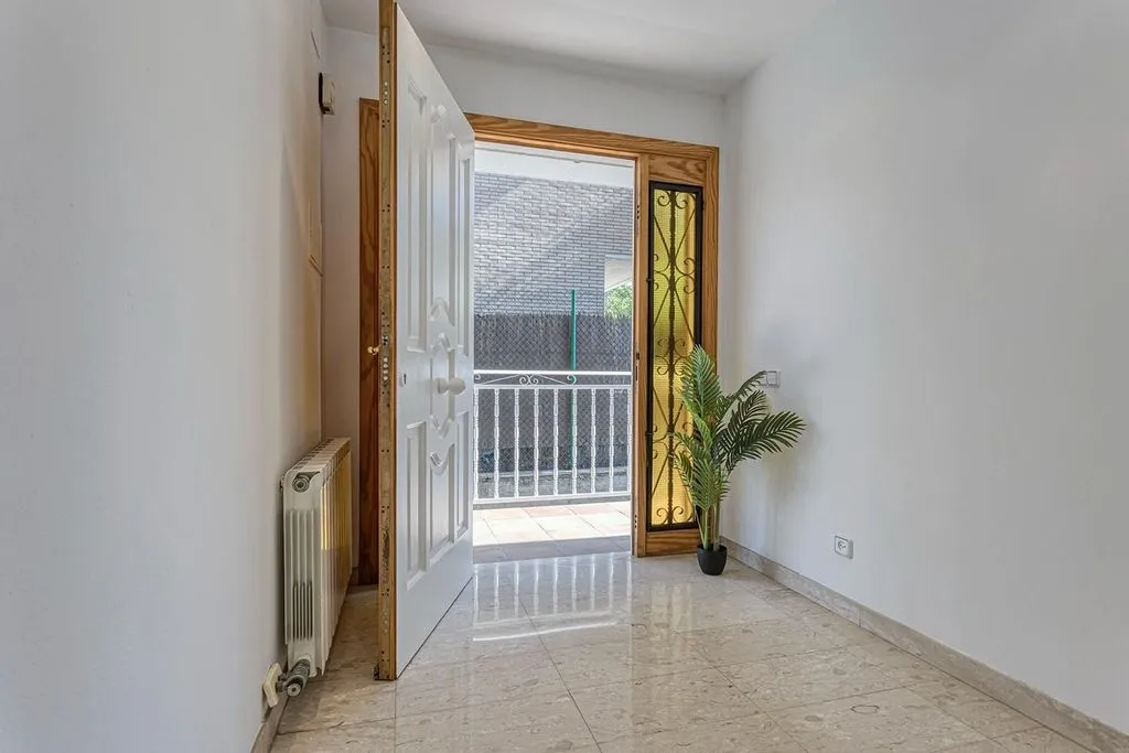Hallway - Luxury Detached House with Terrace in Igualada