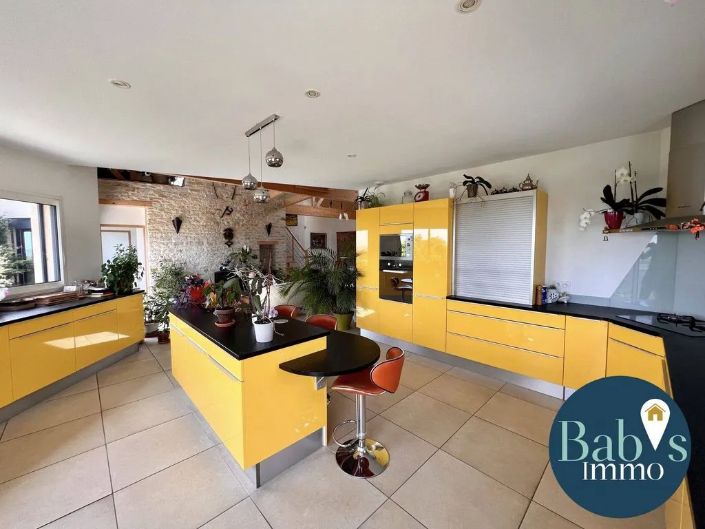 Cuisine - Maison Contemporaine avec Piscine à Linac