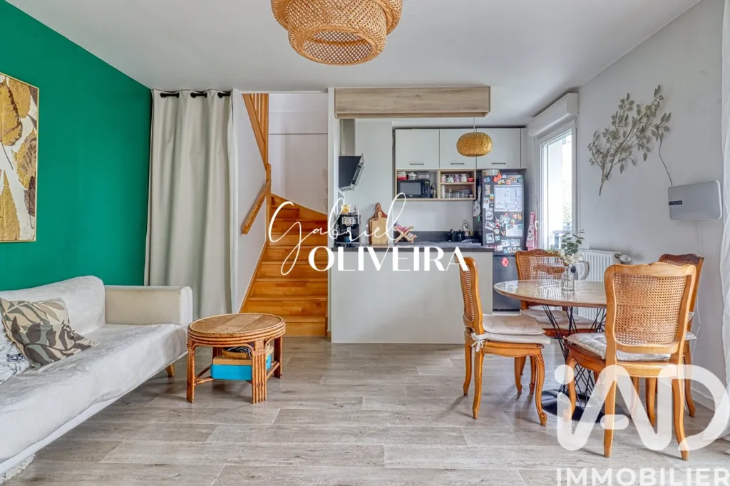Living Room - Duplex with Balcony in Montmagny