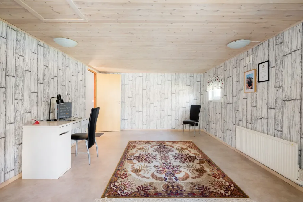 Bureau - Single-Storey House with Garden by Ringsjön