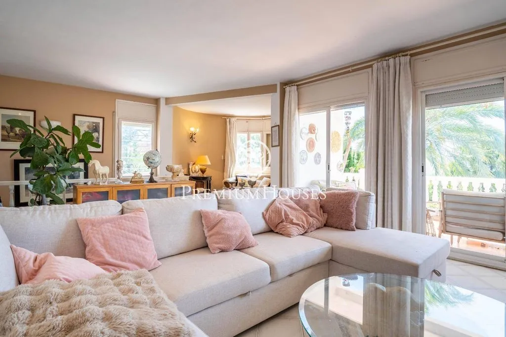 Elutuba - Luxury House with Pool in Sitges