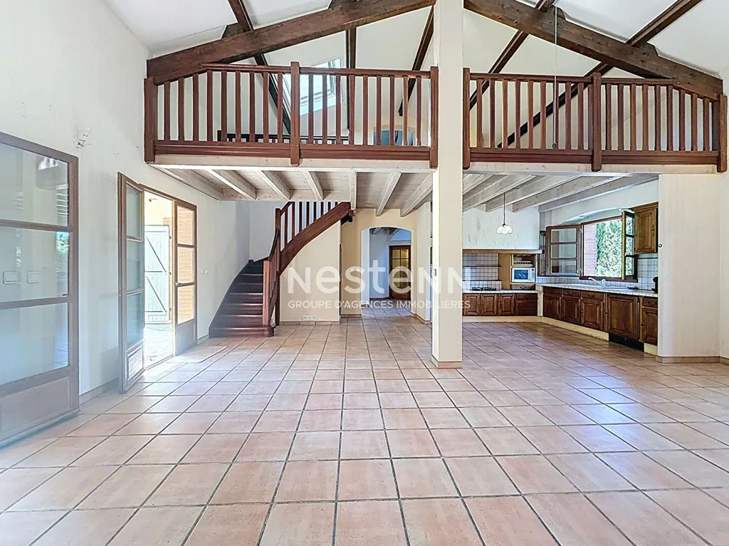 Séjour - Maison 6 Pièces avec Sous-Sol et Terrain Arboré à Lacroix-Falgarde