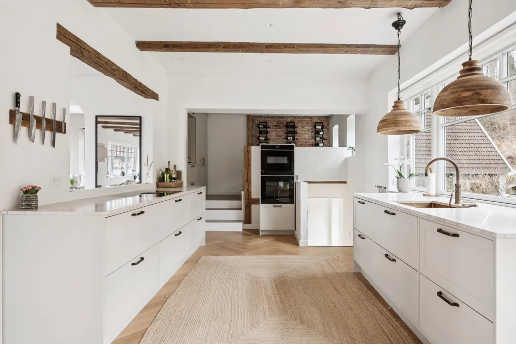 Cuisine - Villa with Sea View in Ålsgårde