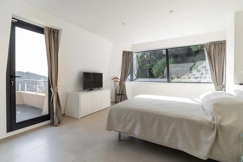 Bedrooms - Luxury Villa with Sea View in Roquebrune-Cap-Martin