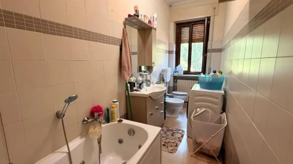 Bagni - Casa di corte con spazio esterno a Cilavegna
