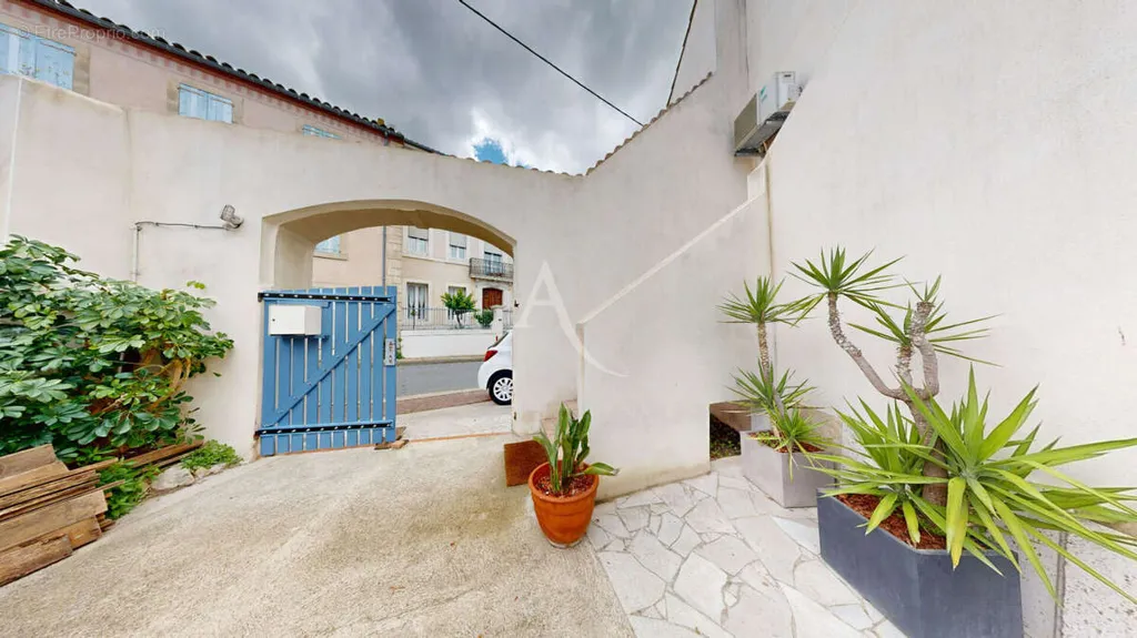 Aed - Village House with Pool in Ouveillan