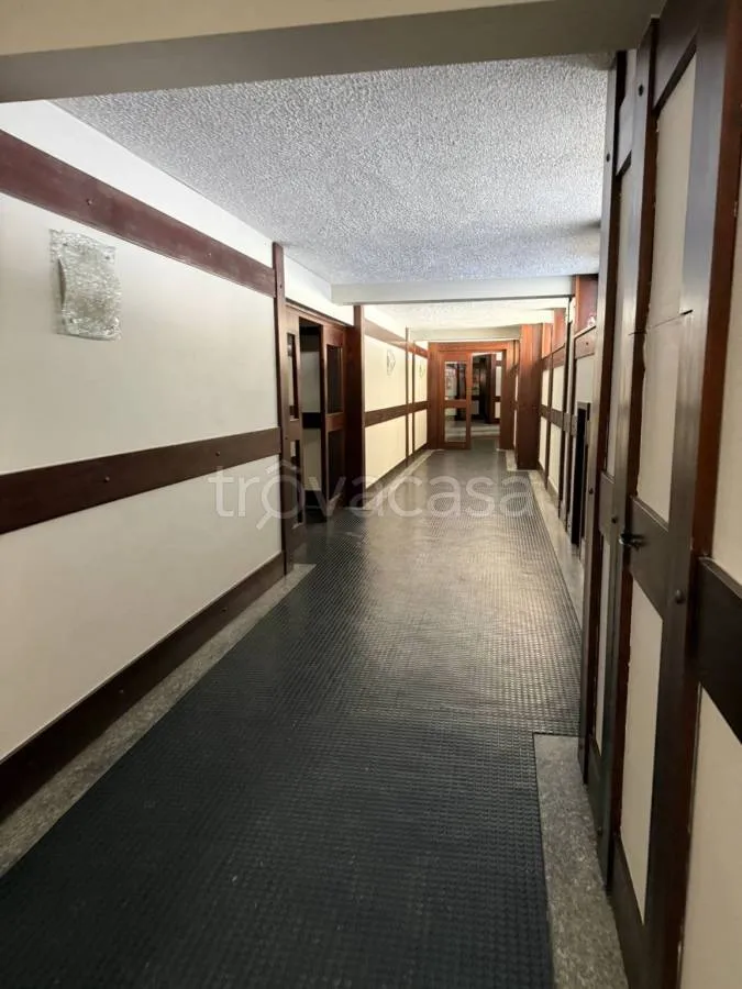 hallway_entrance