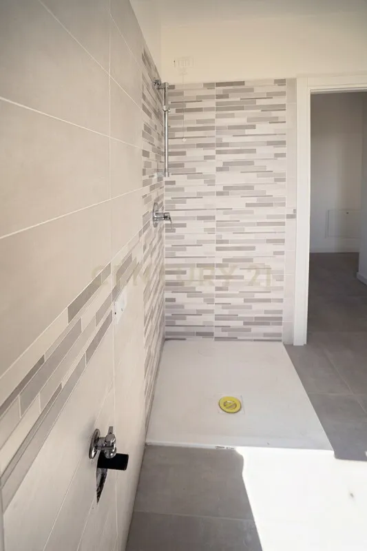 Bathrooms - New Ground-Floor Flat with Garden in Zevio