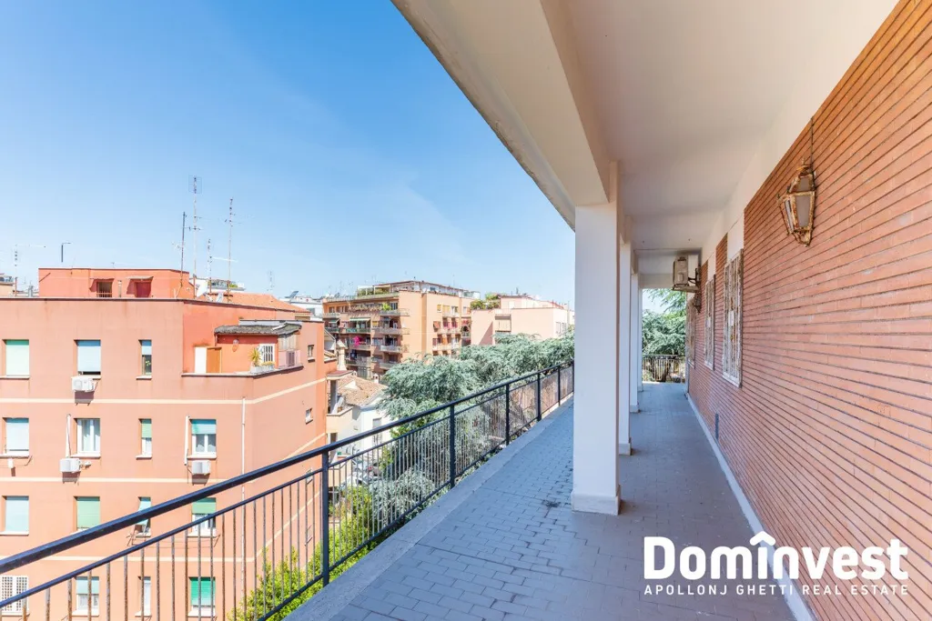 Rõdu - Attico with Panoramic Terrace in Via Aurelia