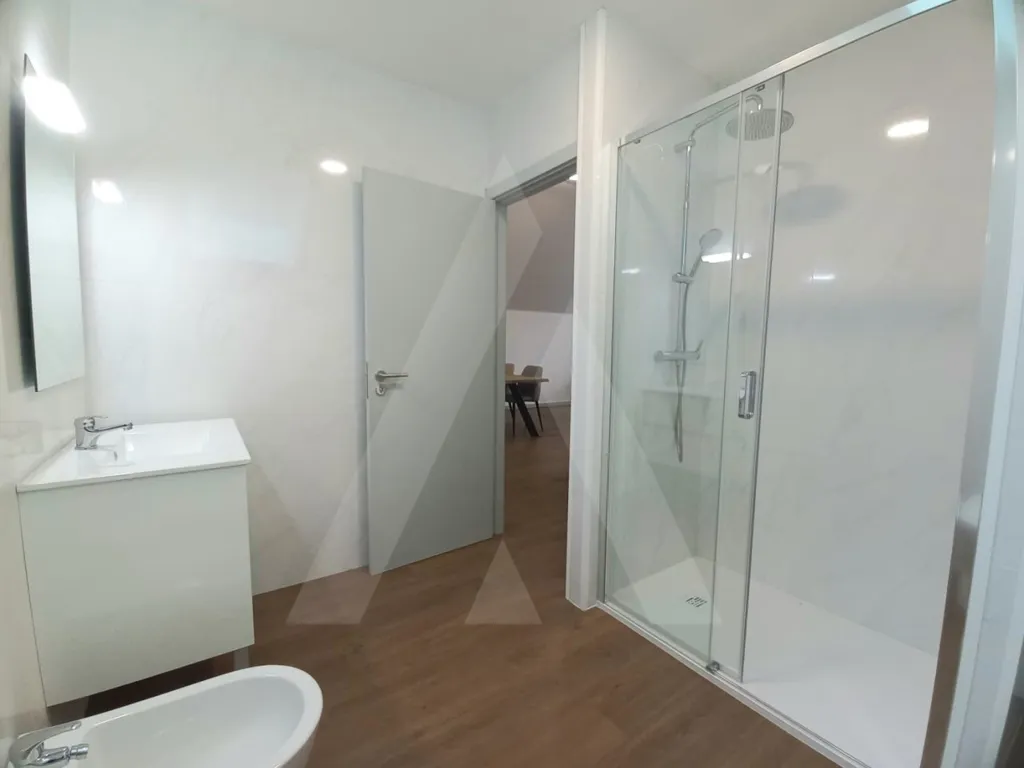 Vannitoad - Furnished Flat with City View in Aveiro Centre