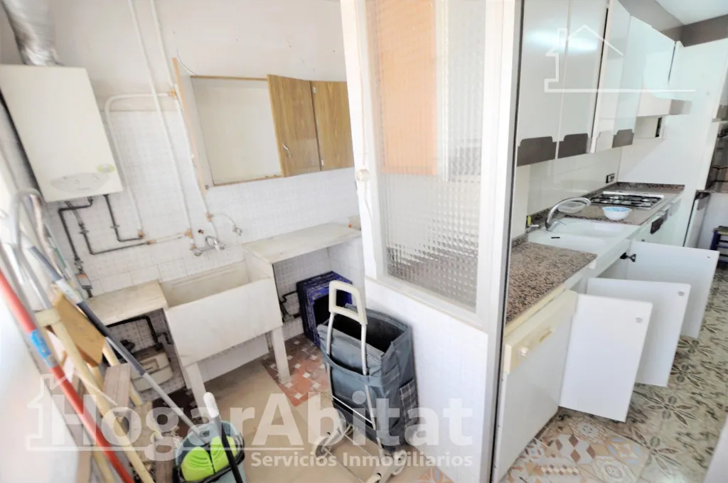 Köök - Spacious Apartment with Balcony in Malilla, Valencia