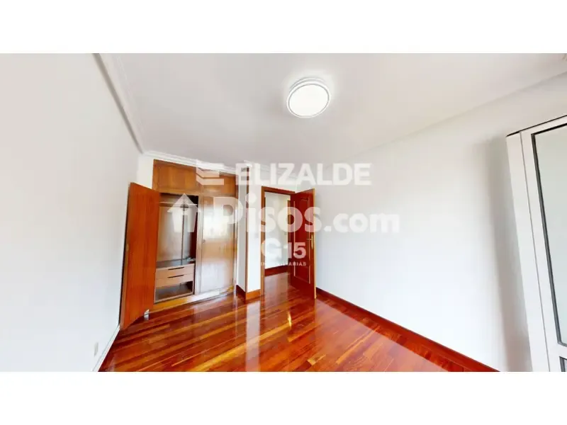 Magamistoad - Apartment with Balcony near Hernani Town Centre