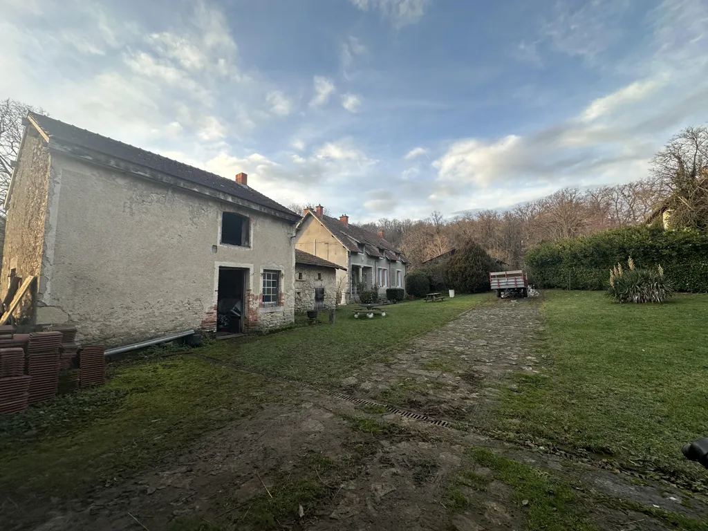 Aed - Equestrian Property with Large Garden in Aigueperse