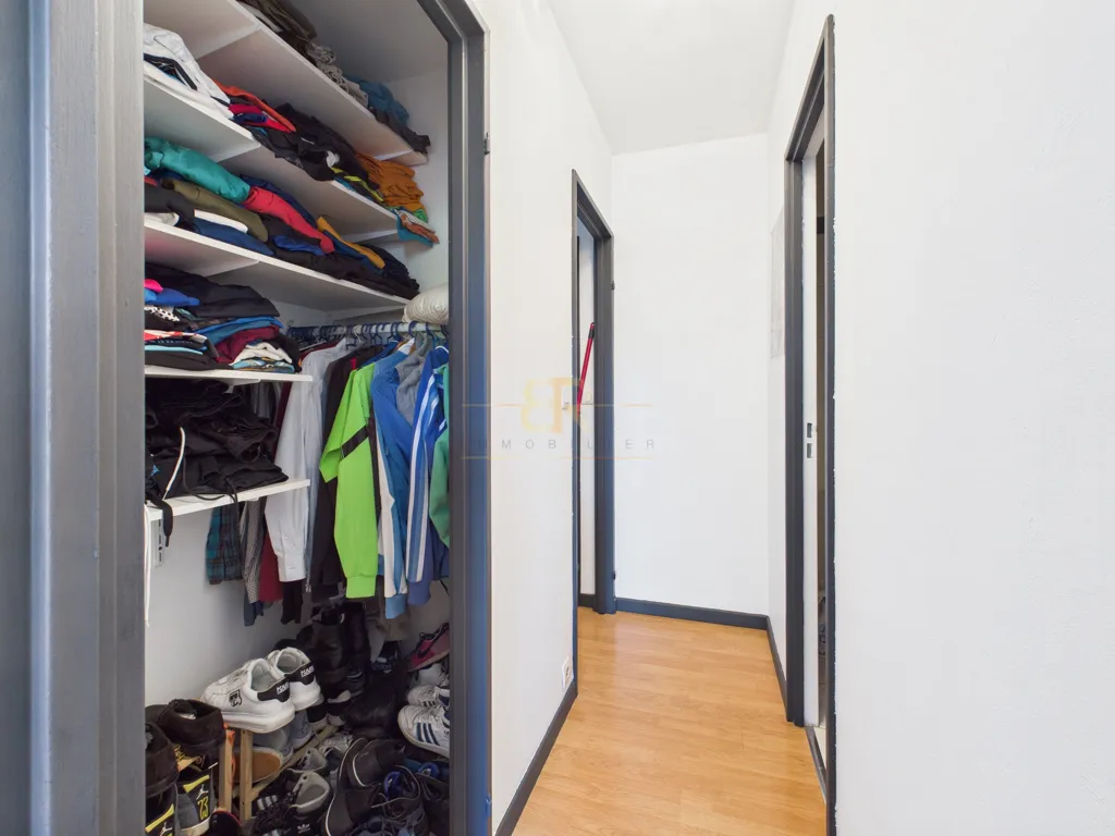 Stanze - Bright 2-Bed Flat with Garden View in Chelles