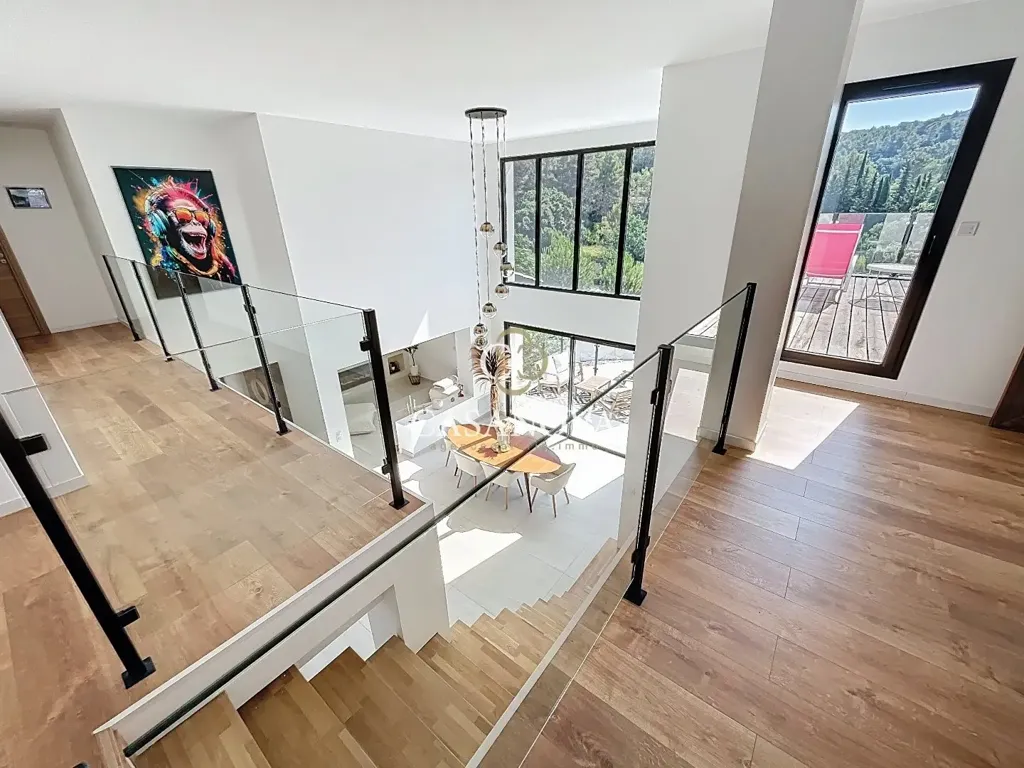 Pièces - Villa Contemporaine avec Vue Panoramique à Clermont-l'Hérault