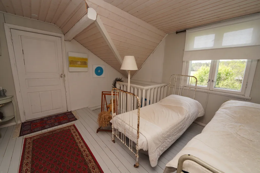 Magamistoad - Historic Cottage with River View in Porvoo