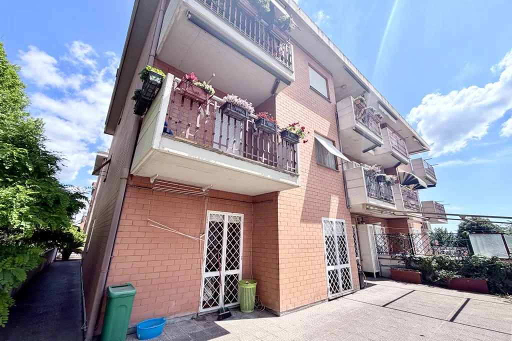 Balcon - Rusticated Apartment with Large Terrace in Genzano di Roma